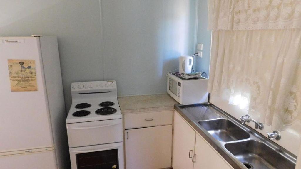 Cottage 51 - Topspot Cottages จูเรียนเบย์ ภายนอก รูปภาพ